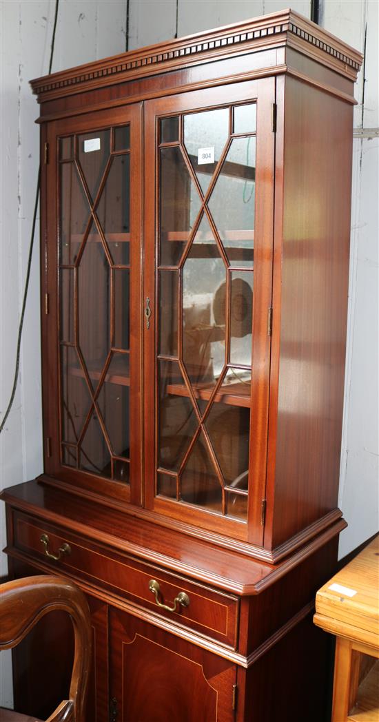 Small inlaid mahogany glazed book cabinet(-)